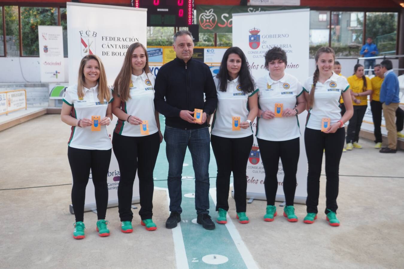 Fotos: Presentación de la Liga Femenina de bolos, con la presencia de María José Rienda