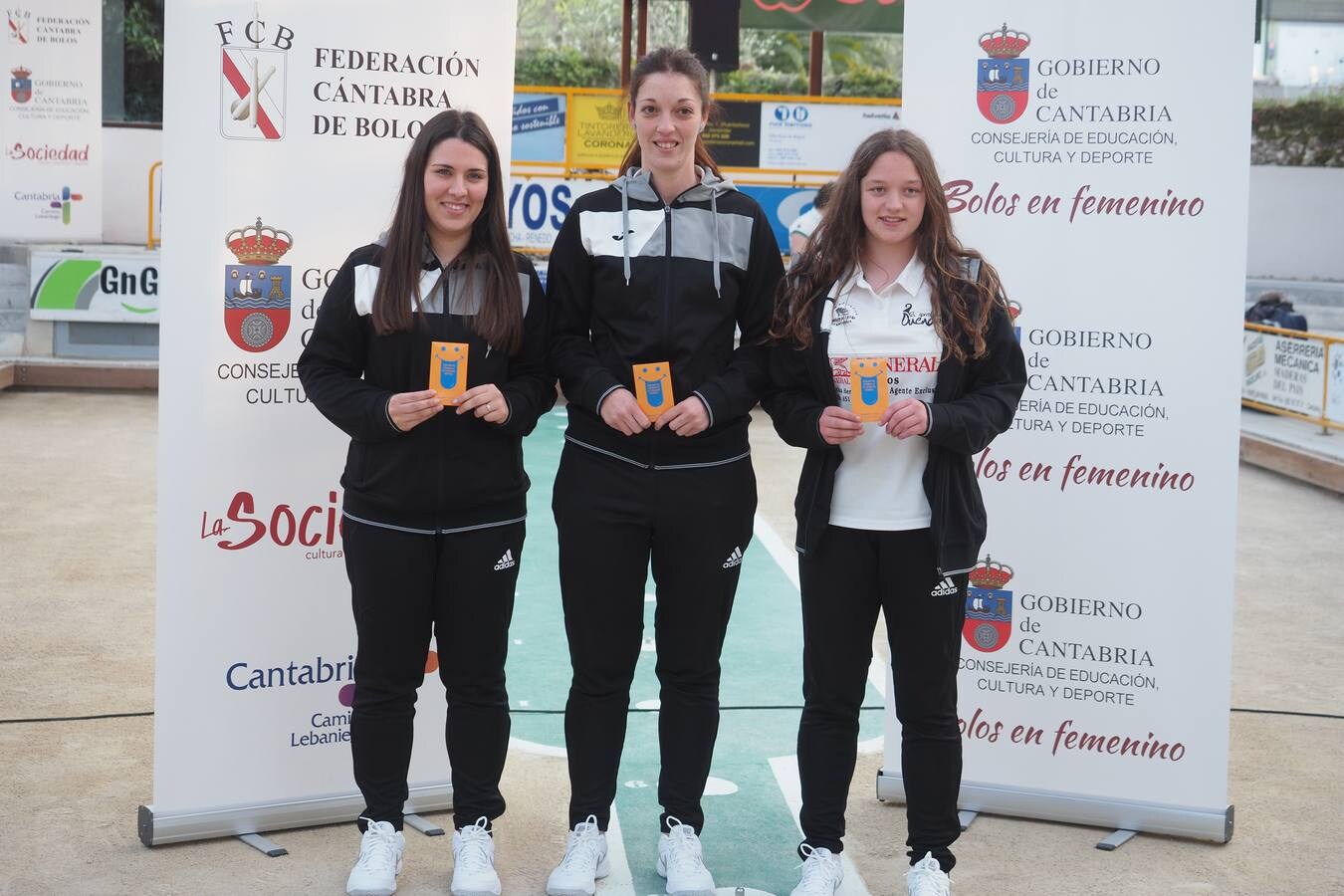 Fotos: Presentación de la Liga Femenina de bolos, con la presencia de María José Rienda