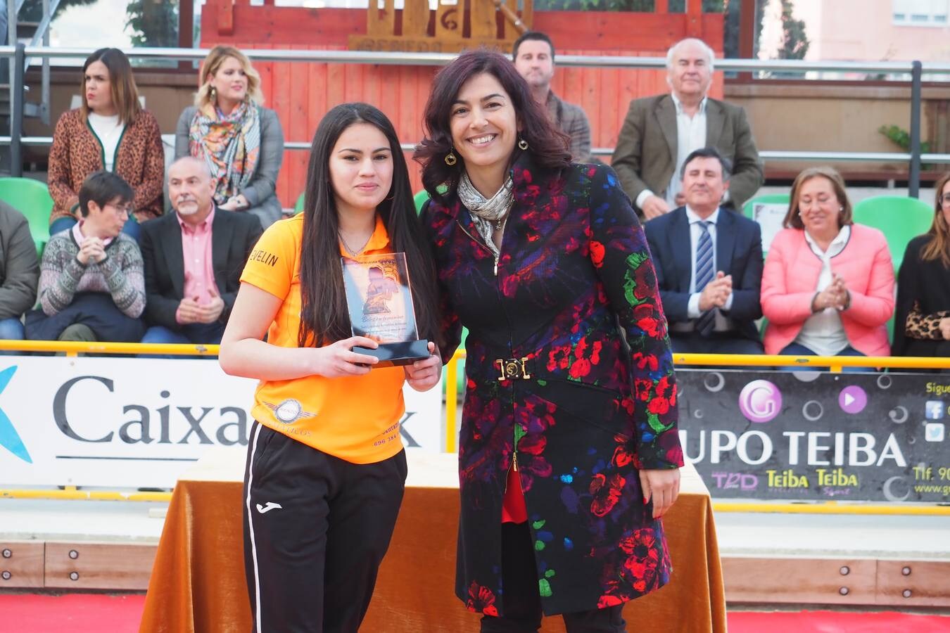 Fotos: Presentación de la Liga Femenina de bolos, con la presencia de María José Rienda