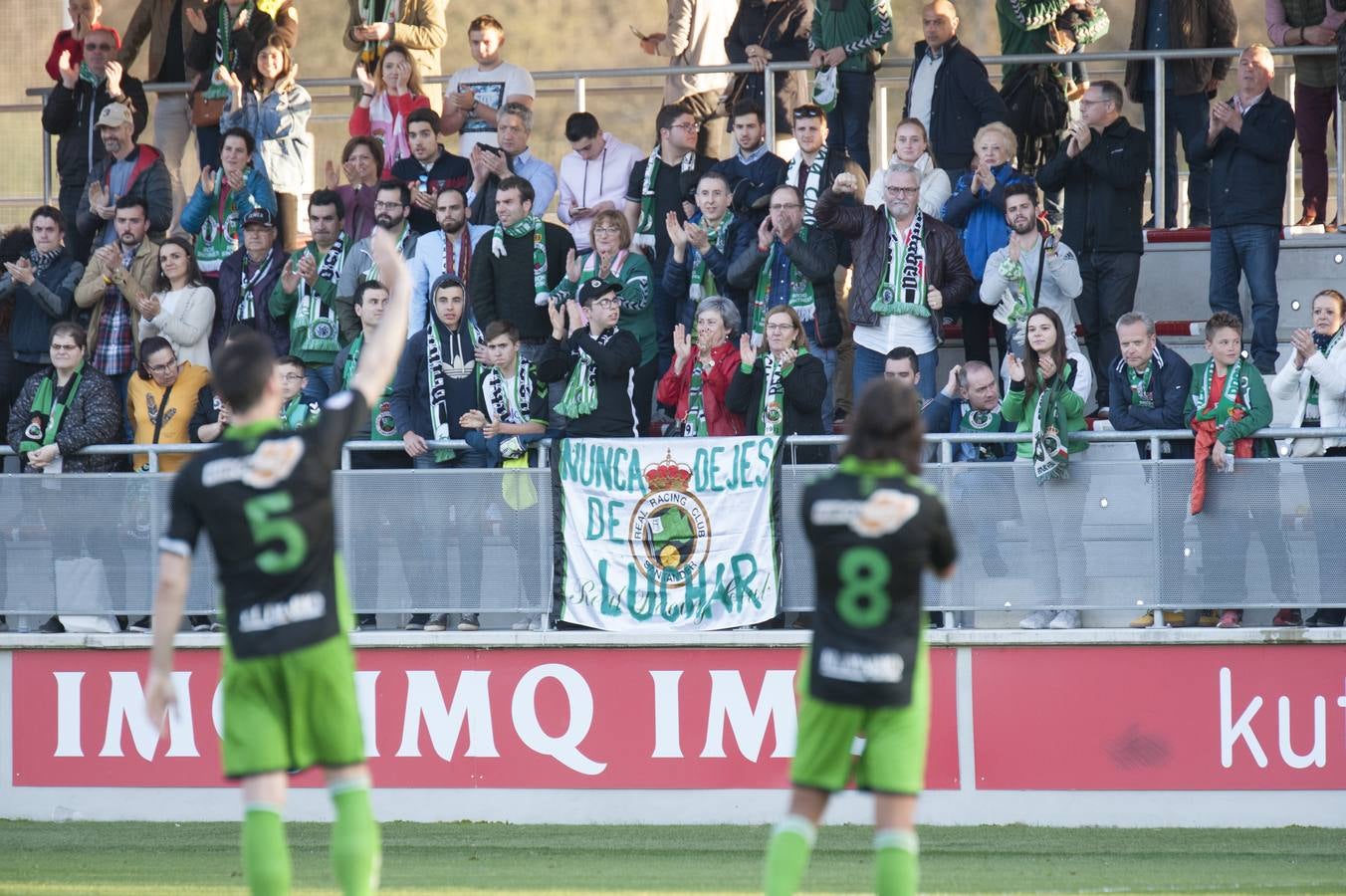 Fotos: Imágenes del choque entre el Athletic B y el Racing en Lezama