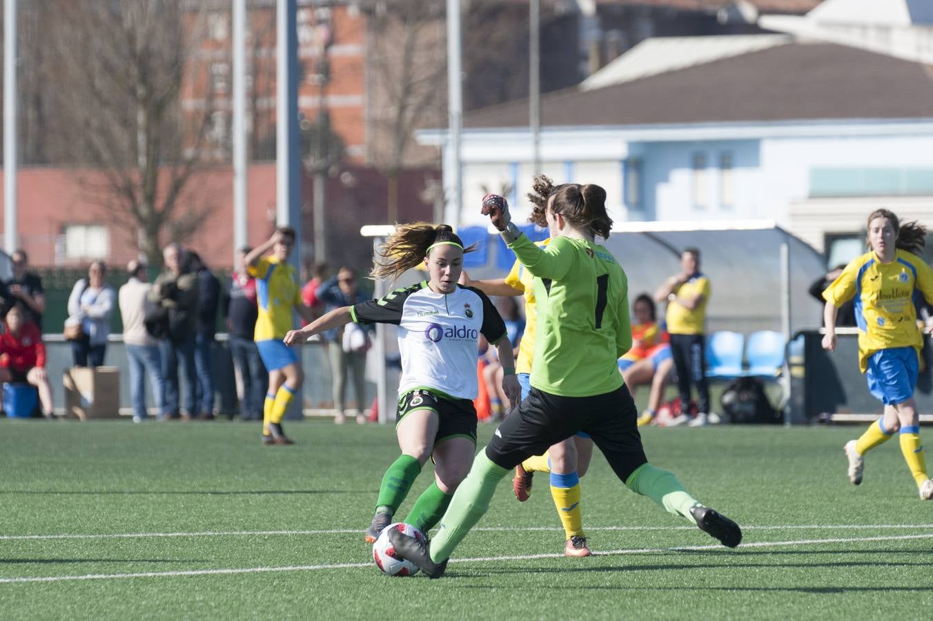 Fotos: Imágenes del partido Racing Féminas - Atlético Arousana