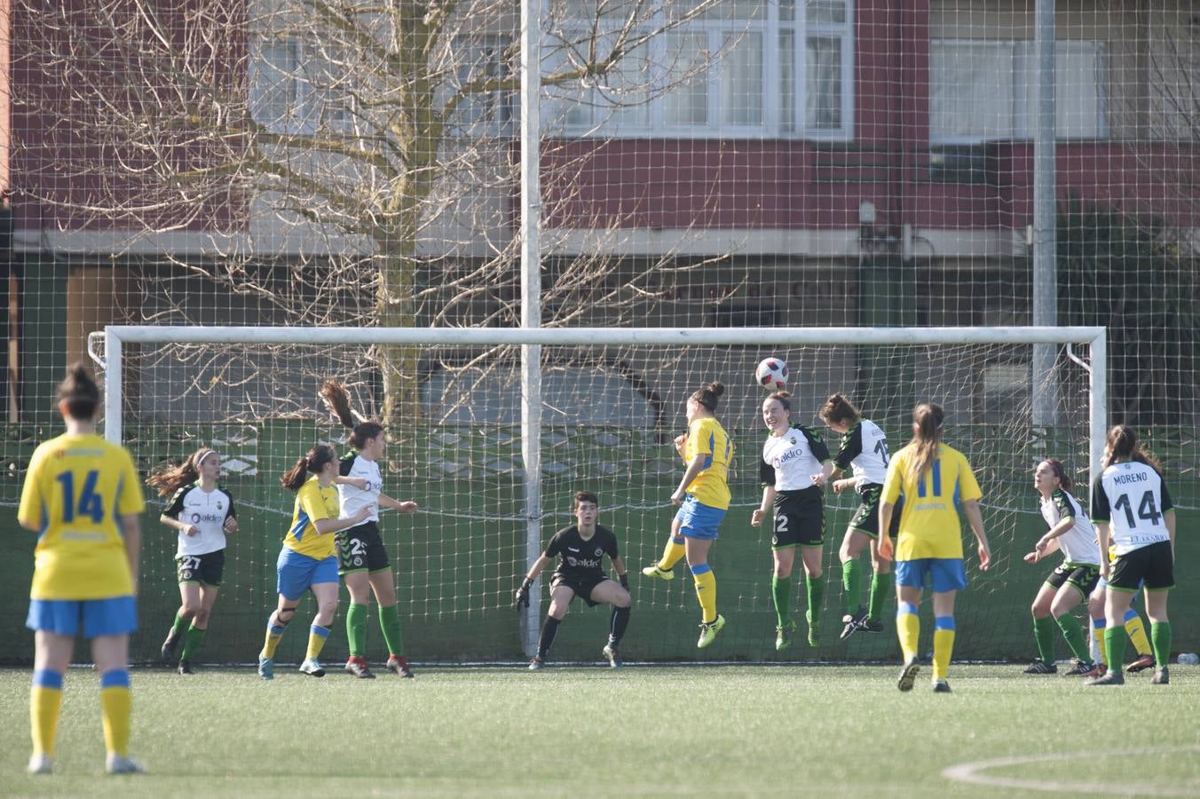 Fotos: Imágenes del partido Racing Féminas - Atlético Arousana