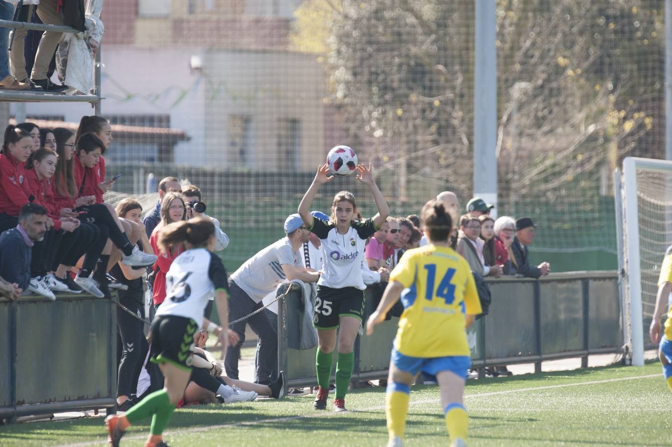 Fotos: Imágenes del partido Racing Féminas - Atlético Arousana