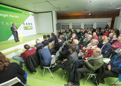 Imagen secundaria 1 - El PRC hace del ferrocarril su &#039;locomotora&#039; de campaña para convertirse en la voz de Cantabria en Madrid