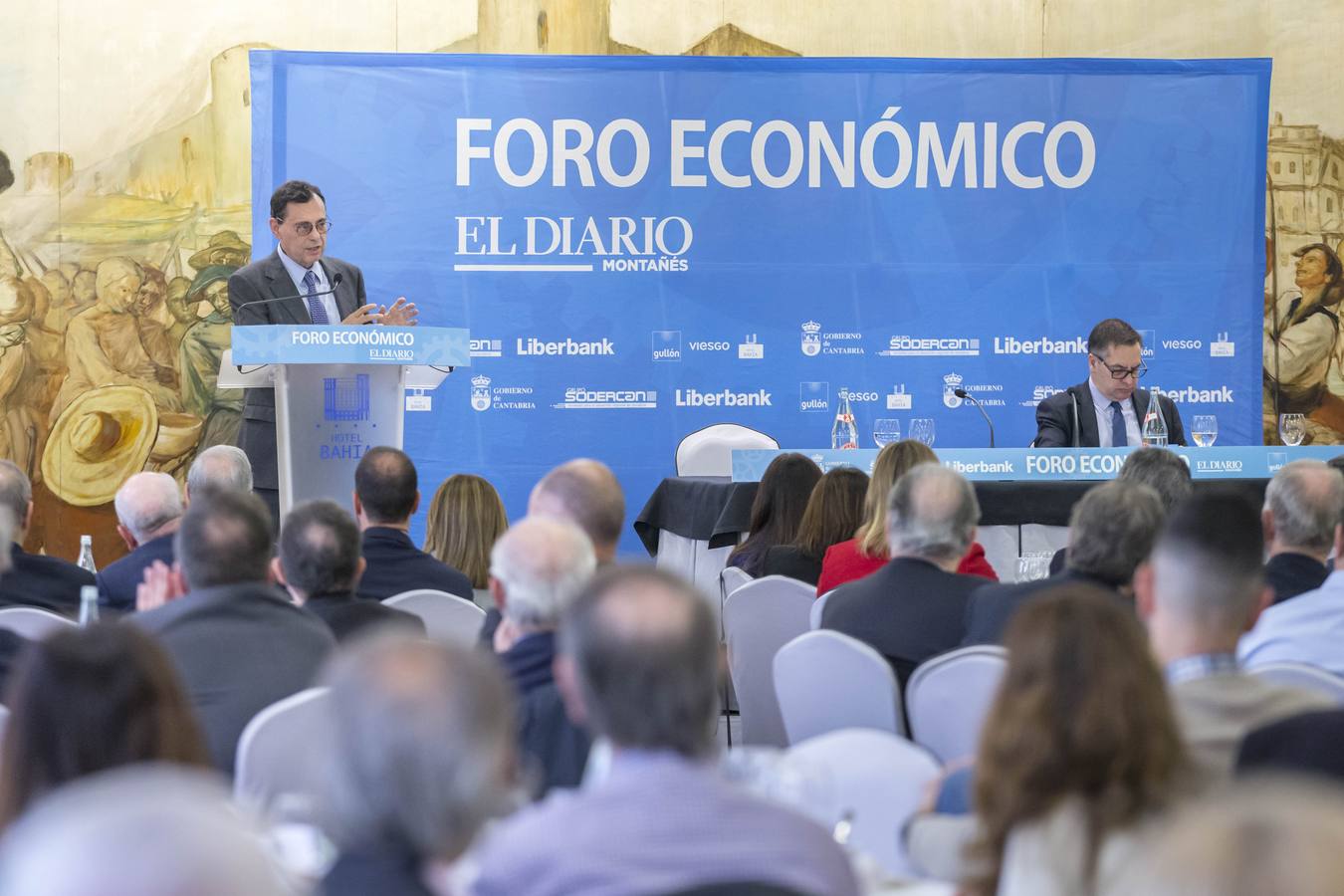 Fotos: Jaime Caruana en el Foro Económico de El Diario Montañés