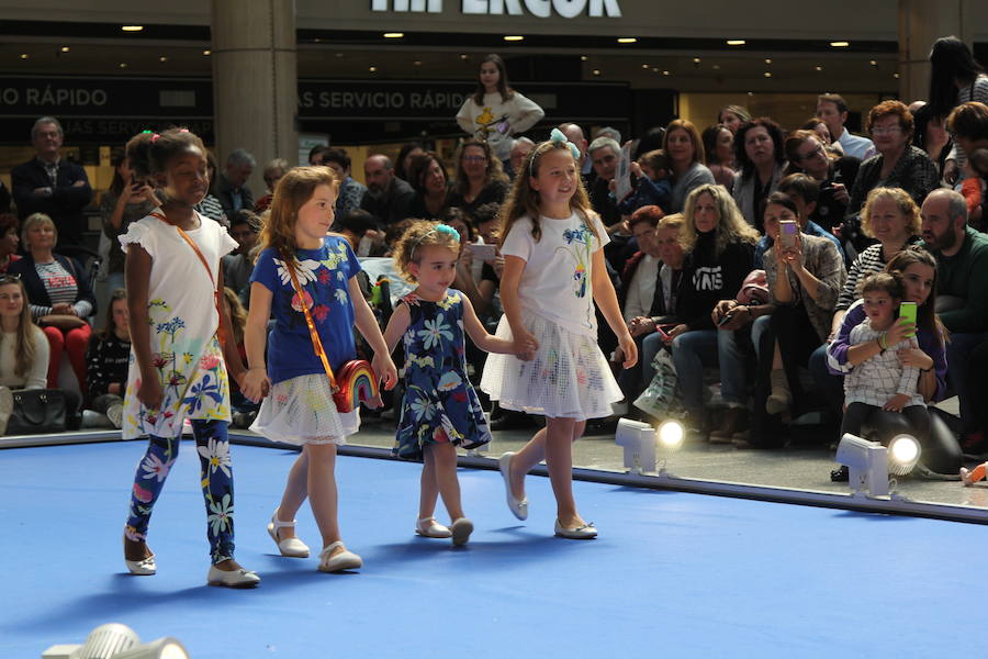 Pequeños de toda la región protagonizaron el desfile primavera-verano de El Corte Inglés