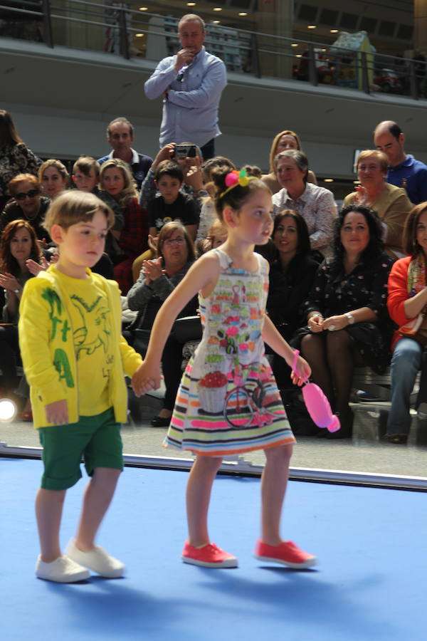 Pequeños de toda la región protagonizaron el desfile primavera-verano de El Corte Inglés