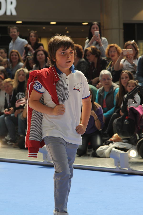 Pequeños de toda la región protagonizaron el desfile primavera-verano de El Corte Inglés