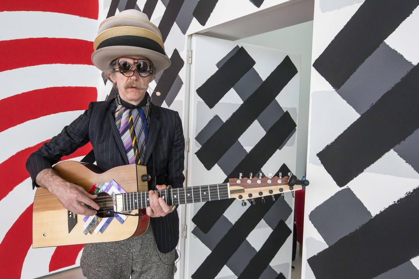 "Como a veces no sé lo que siento, utilizo muchos colores", ha dicho Creed.