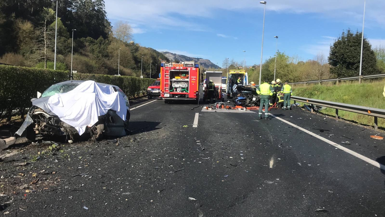 Fotos: Accidente mortal en la A-8