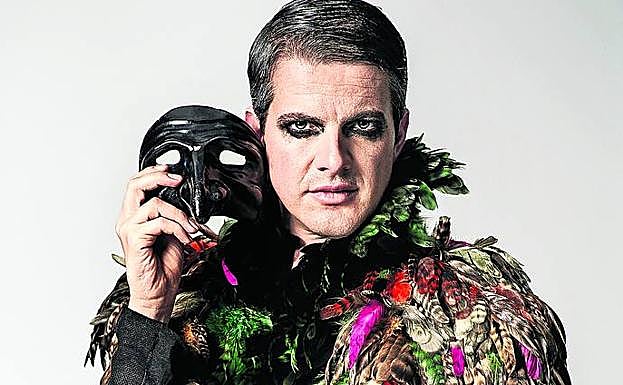 Philippe Jaroussky, vestido para representar el lado más oscuro del carnaval veneciano. 