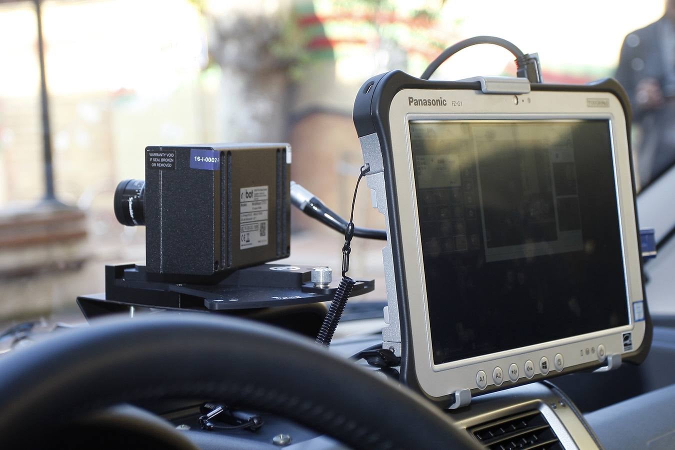 Imagen secundaria 2 - Torrelavega incorpora durante mes y medio una furgoneta-radar para controlar los excesos de velocidad