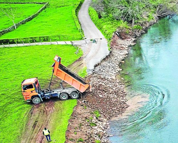 El río se tragó parte de la tierra en la mies de Carrejo