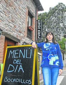 Imagen secundaria 2 - Arriba, Eva María Caso, después, Rebeca García y debajo, Carmen Gloria Campo. 