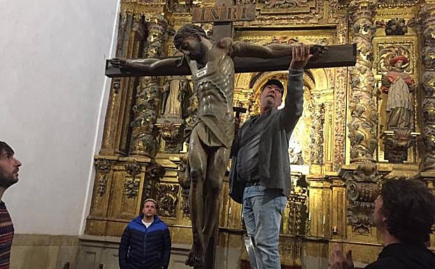 Iruz recupera la Procesión del Santo Entierro tras más de medio siglo en suspenso