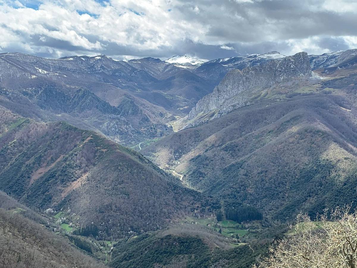 Los grupos de montaña Cacicedo y El Argayu nos enseñan este recorrido por el municipio lebaniego de Pesaguero