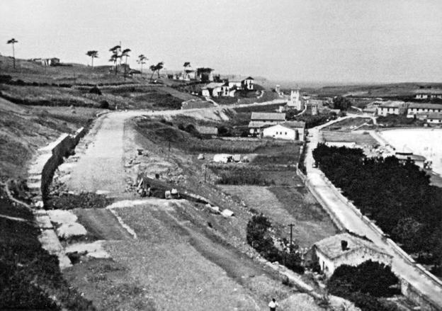 Obras de construcción de la carretera nueva en torno al año 1955. 