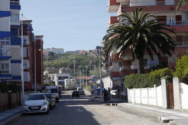 Calle Enrique Otí, escenario de las obras de saneamiento y drenaje. 