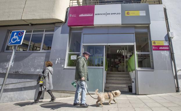 Las oficinas del Inem en la calle santanderina Isaac Peral. 