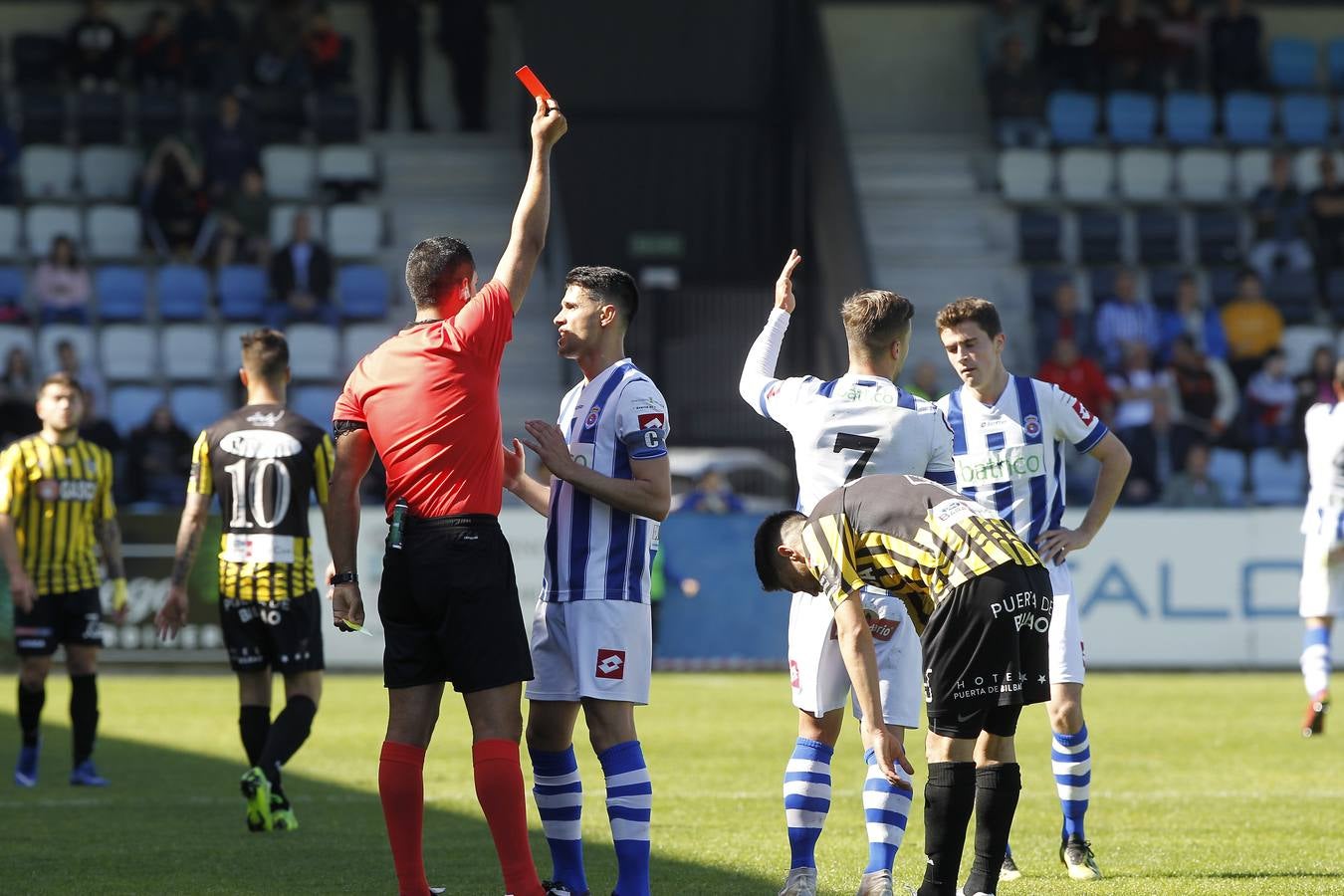 La Gimnástica se queda a las puertas de Tercera tras regalar la mitad del triunfo al Barakaldo