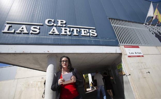 Virginia, a la salida de su colegio electoral, después de ejercer su derecho al voto. 