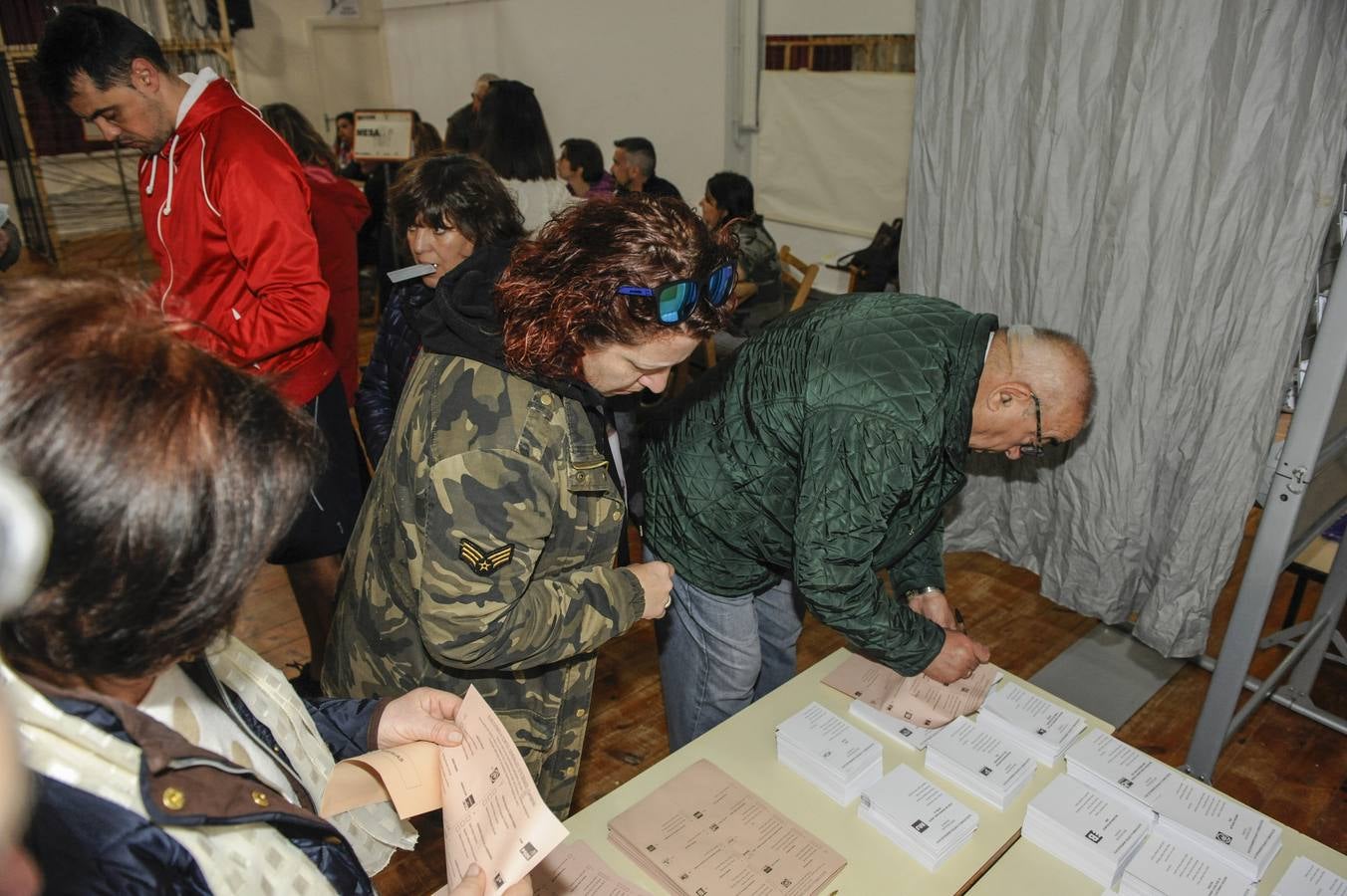 Así están siendo las votaciones en los diferentes colegios de Cantabria.