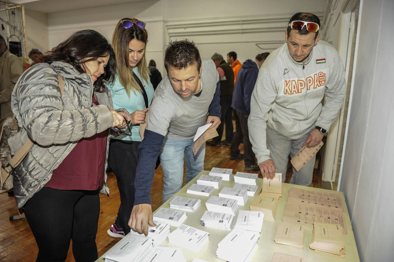 Así están siendo las votaciones en los diferentes colegios de Cantabria.