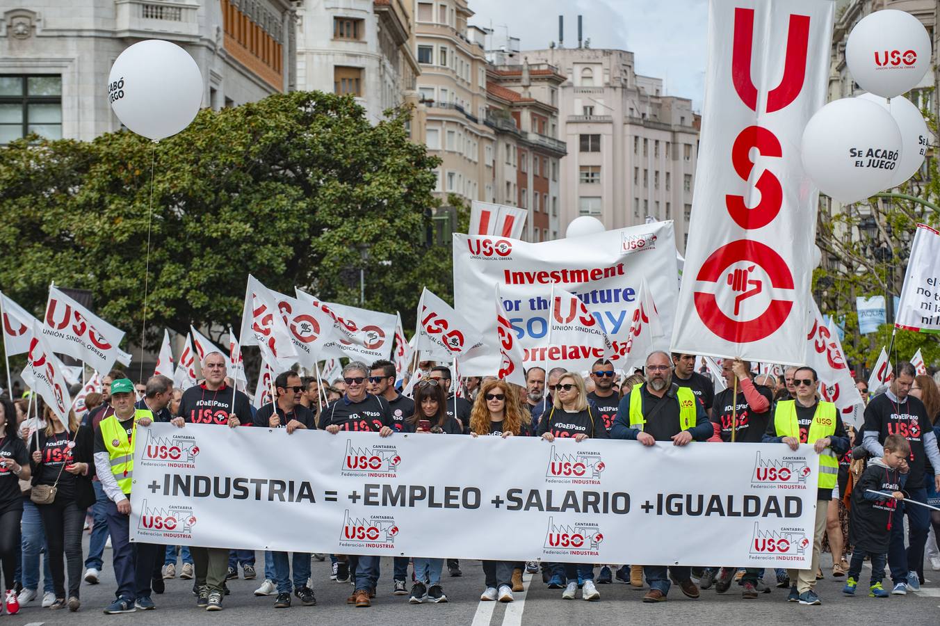 La Unión Sindical Obrera (USO) ha reunido alrededor de 3.000 personas en una manifestación que se ha celebrada en Santander, bajo el lema «se acabó el juego».