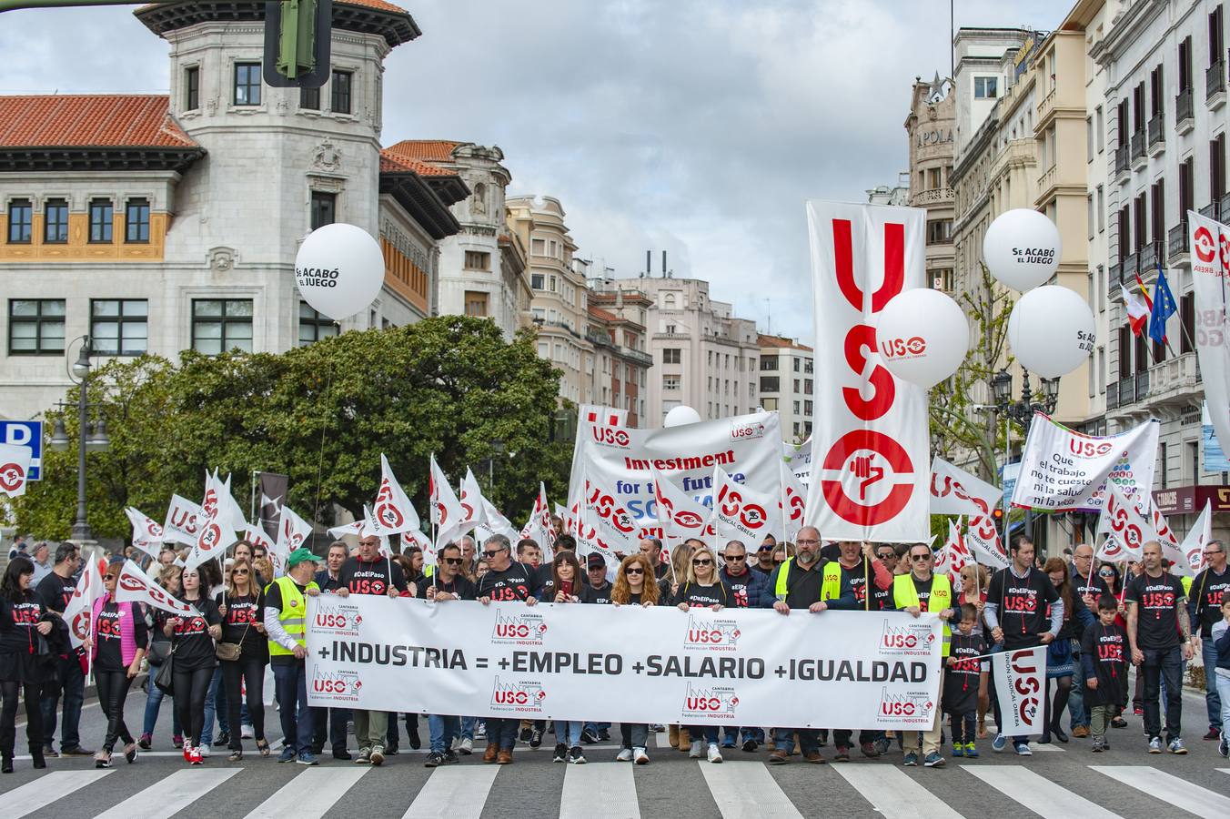 La Unión Sindical Obrera (USO) ha reunido alrededor de 3.000 personas en una manifestación que se ha celebrada en Santander, bajo el lema «se acabó el juego».