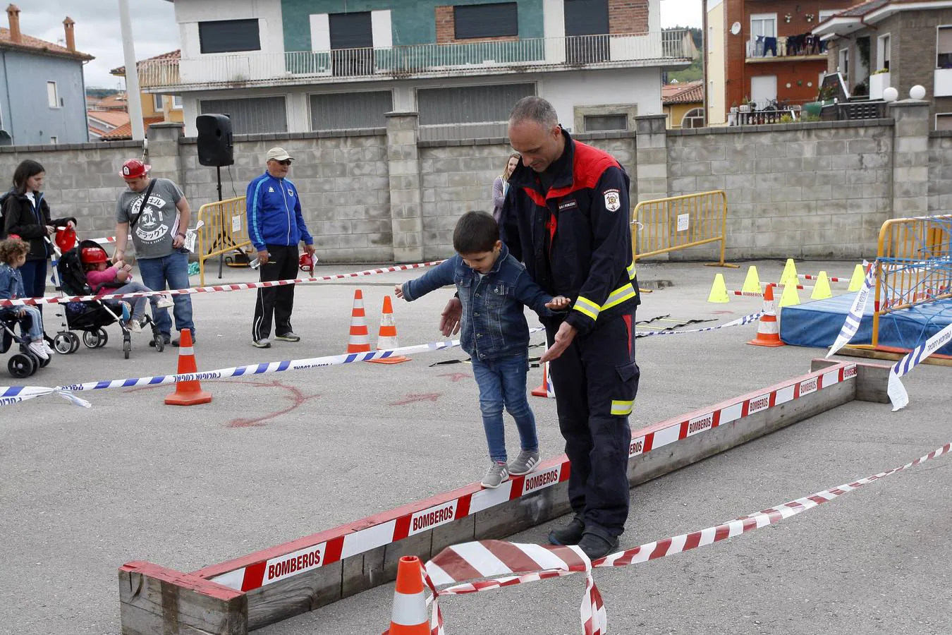 Fotos: Así es el trabajo de los bomberos de Torrelavega