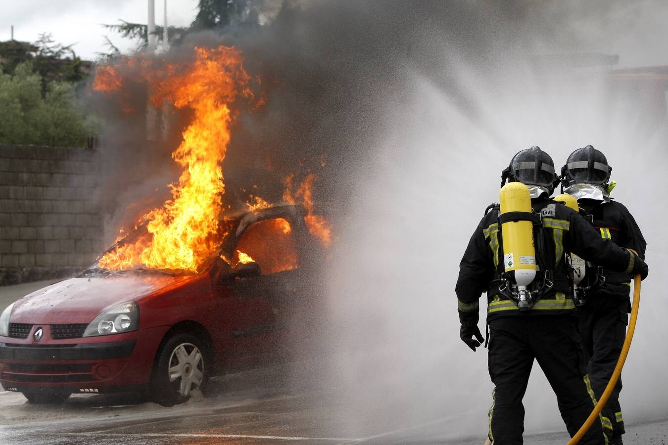 Fotos: Así es el trabajo de los bomberos de Torrelavega