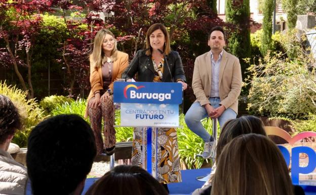 Buruaga durante el acto con los jóvenes que ha celebrado este sábado.