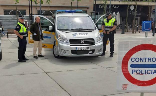 Campaña de información sobre la presencia del radar en Los Corrales de Buelna. 