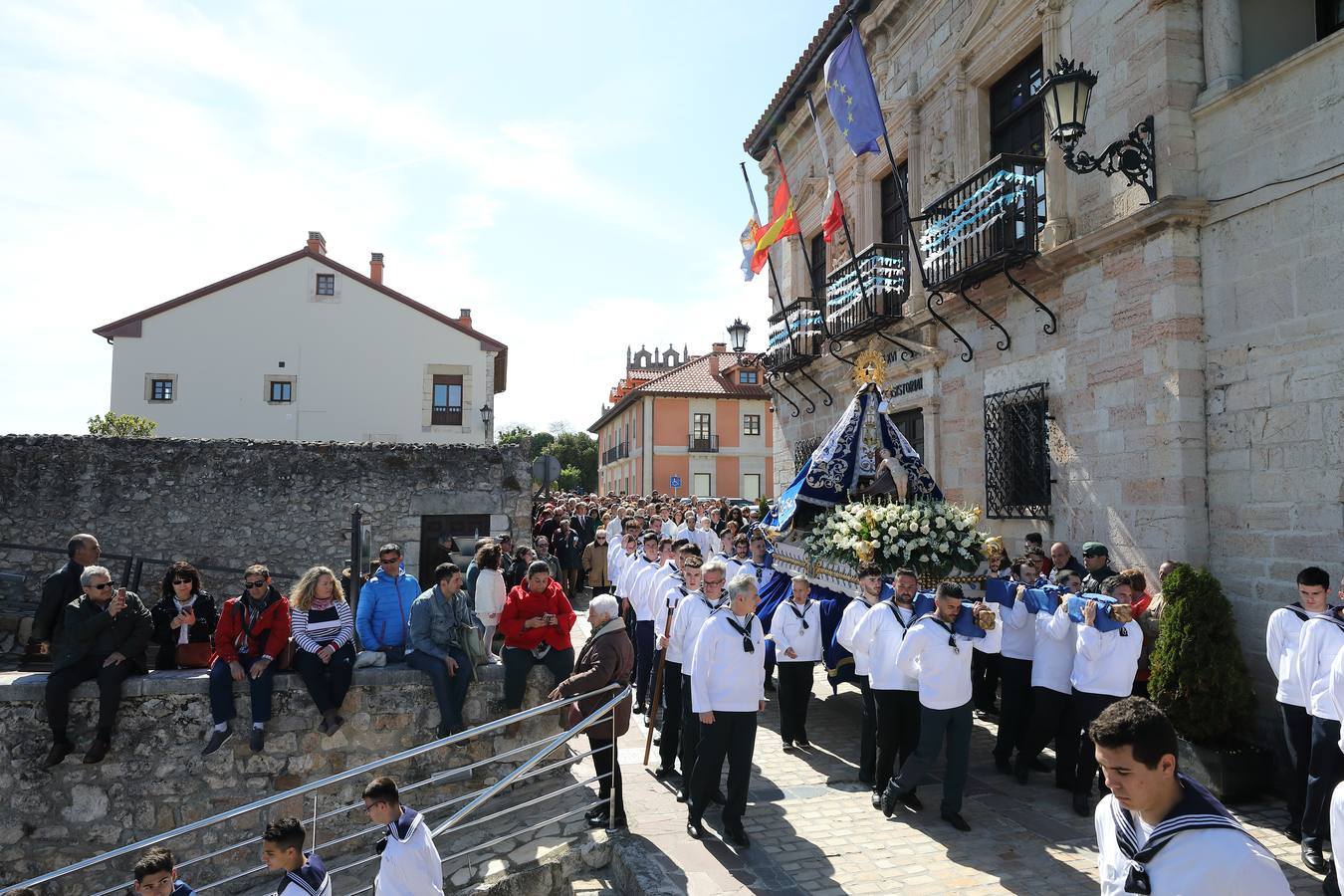 Fotos: San Vicente de la Barquera cumple con su tradición en La Folía