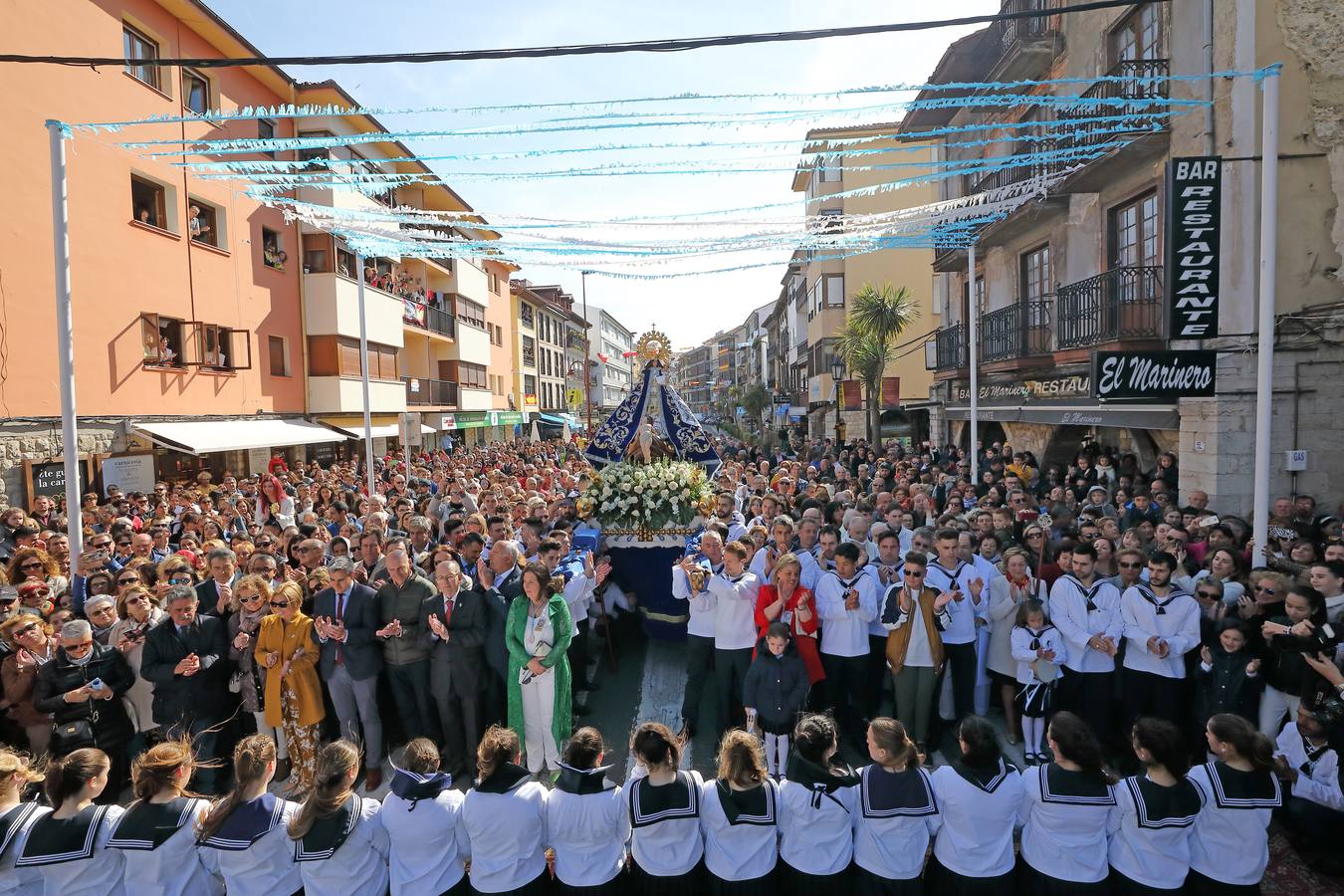 Fotos: San Vicente de la Barquera cumple con su tradición en La Folía