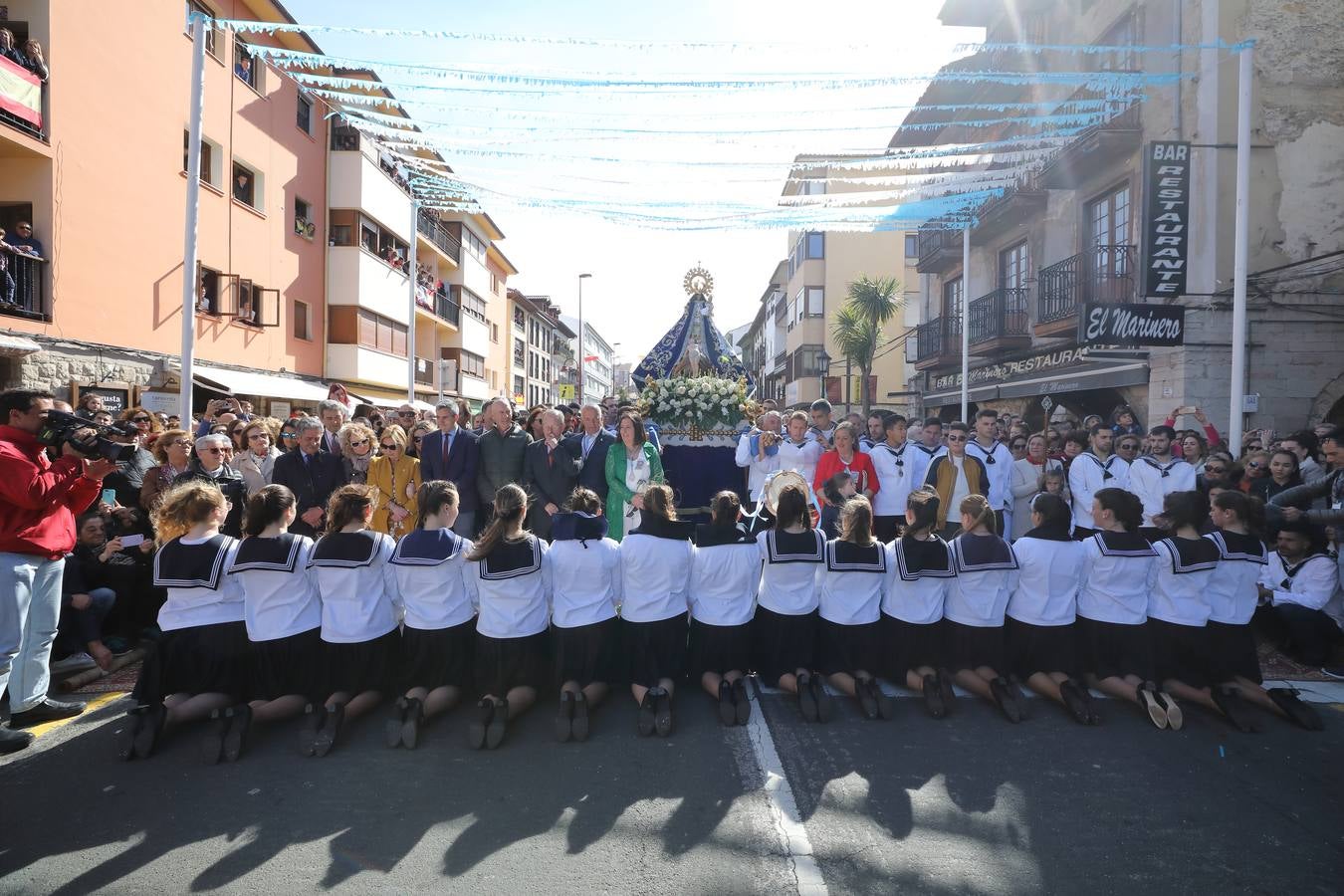 Fotos: San Vicente de la Barquera cumple con su tradición en La Folía