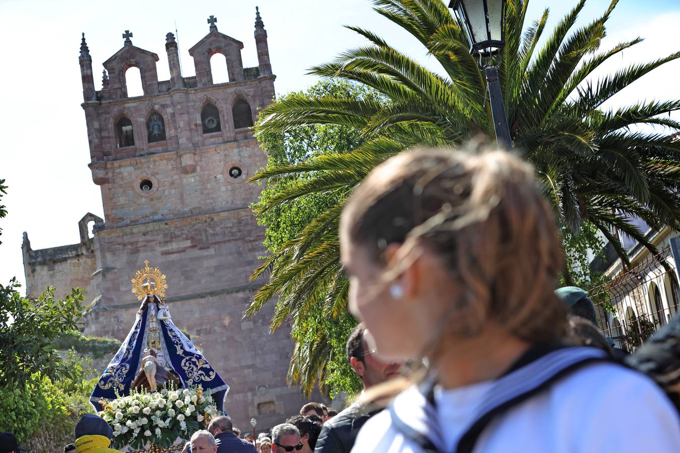 Fotos: San Vicente de la Barquera cumple con su tradición en La Folía