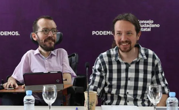 Pablo Echenique y Pablo Iglesias, durante el Consejo Ciudadano de Podemos. 