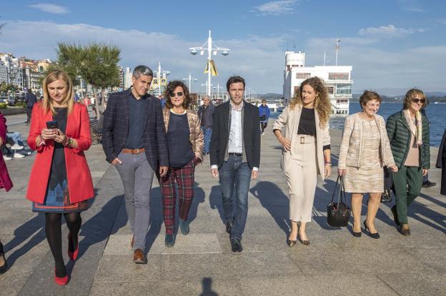 Noelia Cobo, Pablo Zuloaga, Carmen Calvo, Pedro Casares, Ainoa Quiñones, María Luisa Real y Eva Ranea.