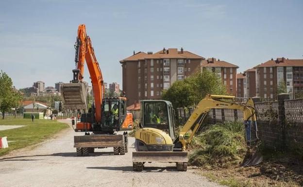 Tramo del vial que ha empezado a urbanizarse. 