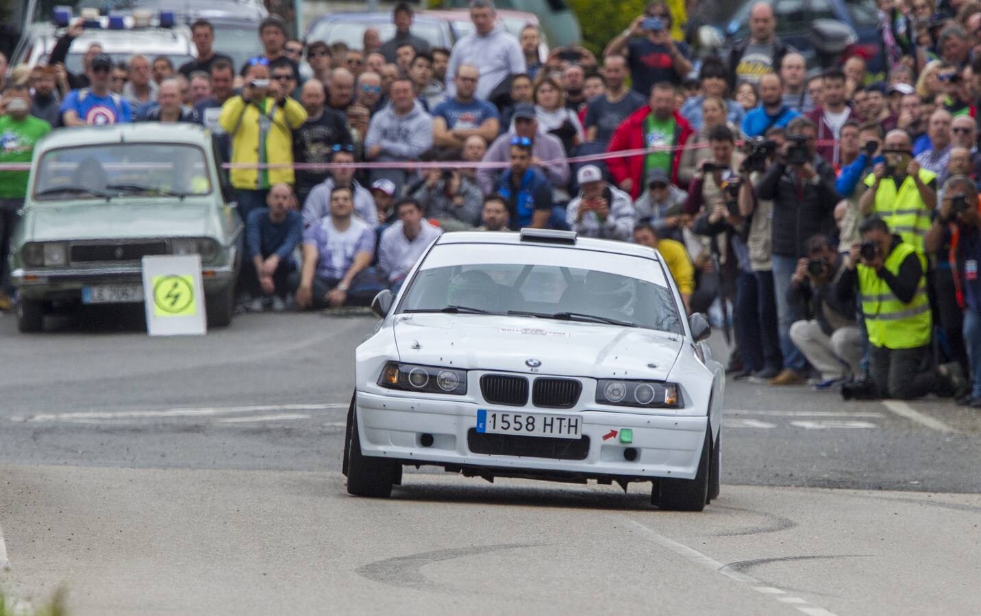 Uno de los participantes con su espectacular BMW.