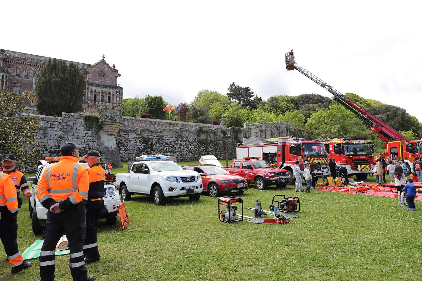 Fotos: El 112 sopla las velas en Comillas