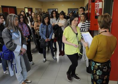 Imagen secundaria 1 - A cuatro enfermeras por plaza