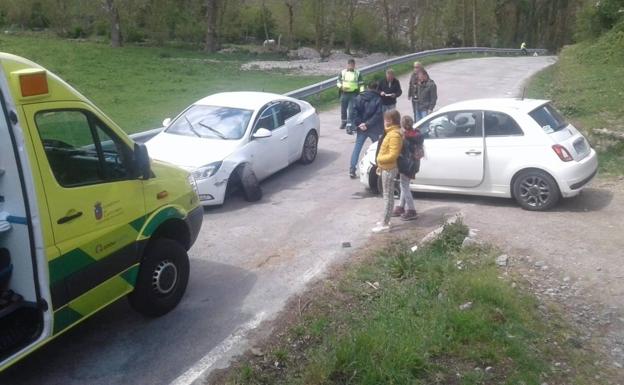 Dos heridos en una colisión frontolateral en Argüeso