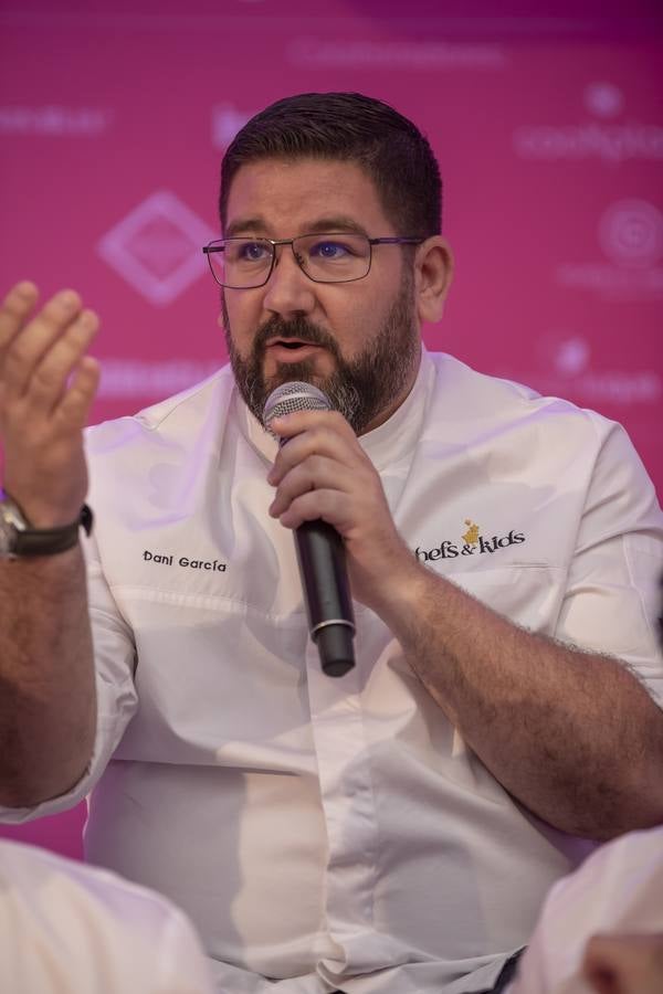 Veintisiete chefs con estrella Michelin cocinan juntos en un evento por la infancia