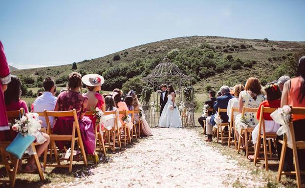 Espectacular boda civil de Marta y David.