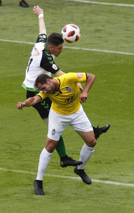 Fotos: El Racing no pasa del empate a cero ante el Baleares