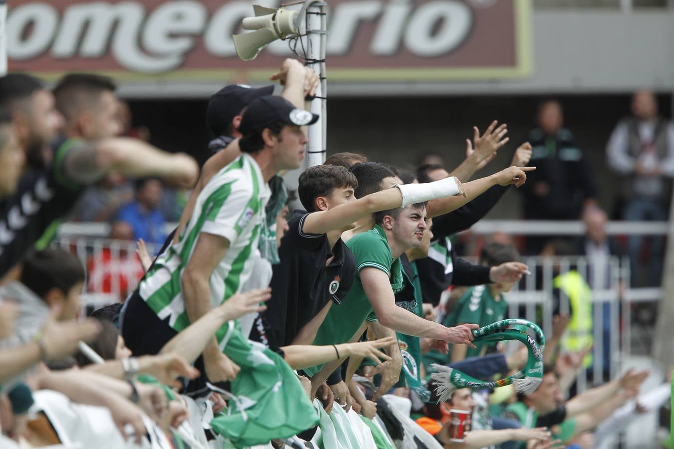 Fotos: El Racing no pasa del empate a cero ante el Baleares