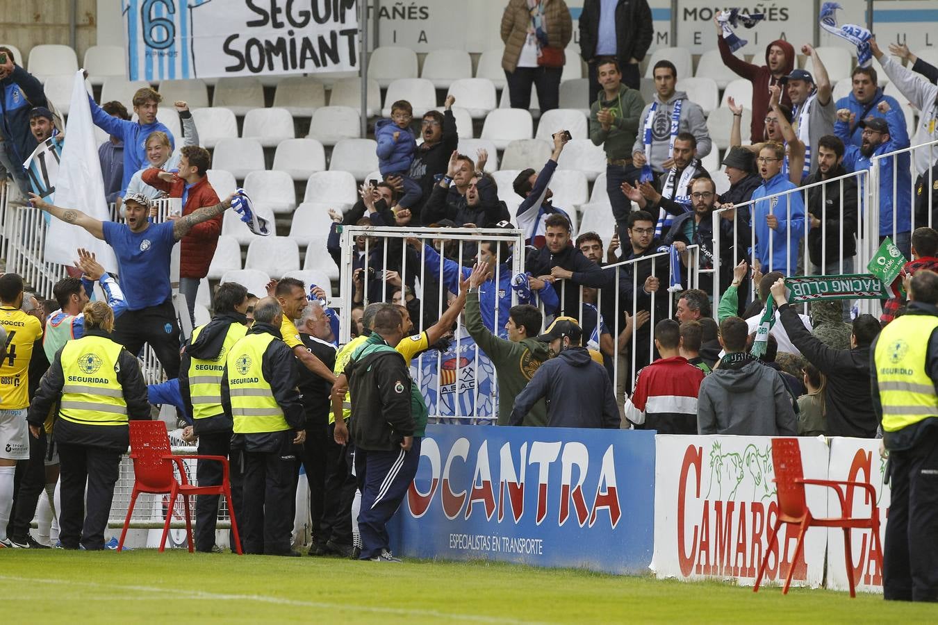 Fotos: El Racing no pasa del empate a cero ante el Baleares