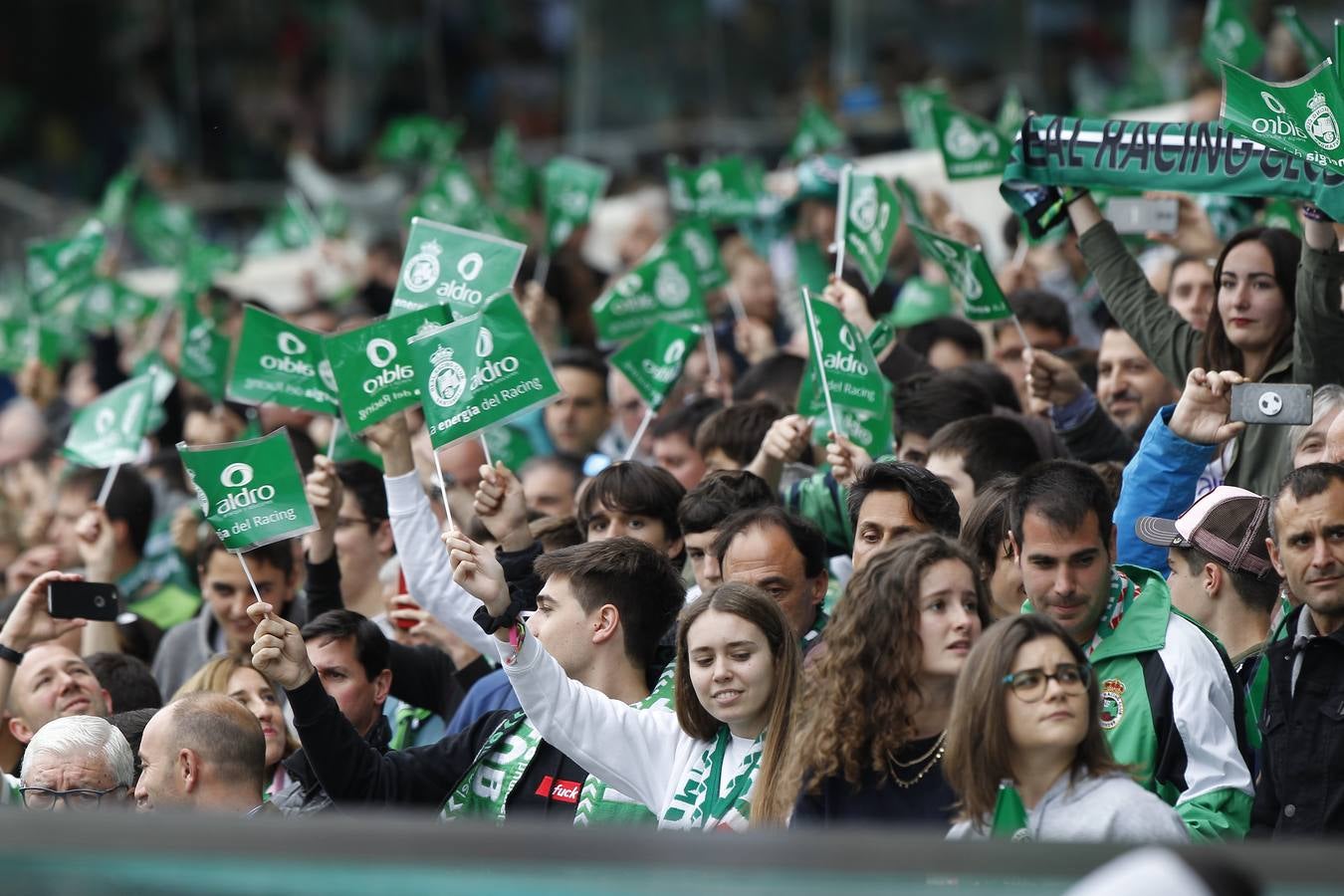 Fotos: El Racing no pasa del empate a cero ante el Baleares